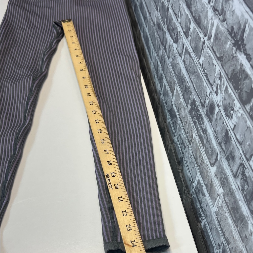 Woman's Fabletics Ribbed Leggings - Picture 7 of 11